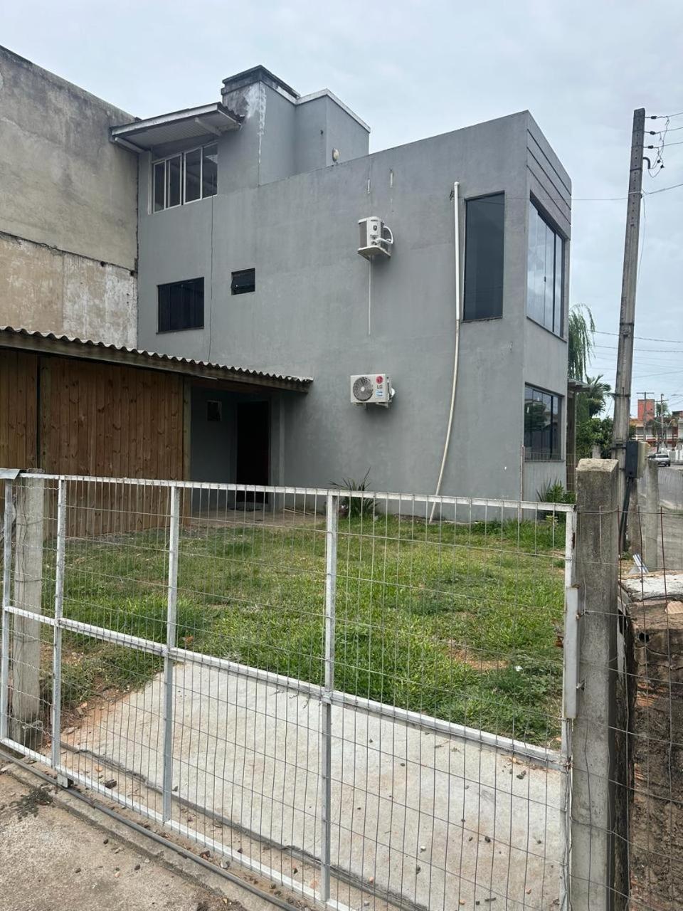 Sobrado Com Terraco E Area De Churrasqueira. 토레스 외부 사진